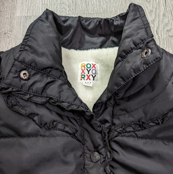 Roxy Black Puffer Vest Frilly details Size Medium Alt Gothic Coquette - Picture 2 of 12